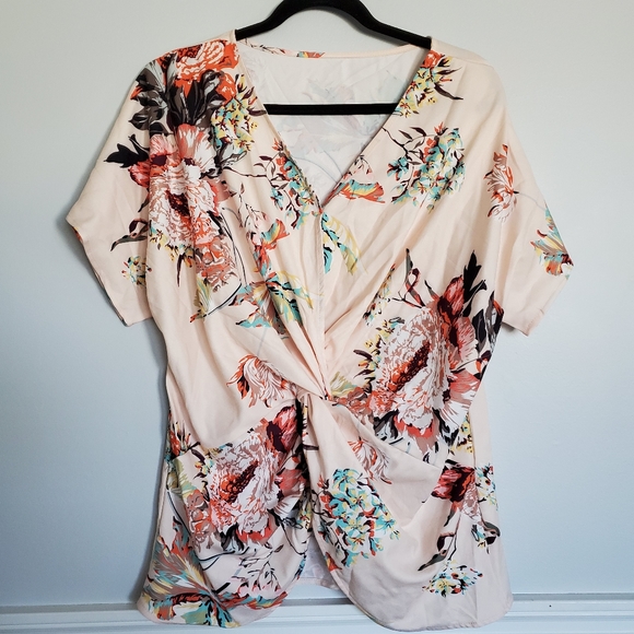 Tops - Beautiful floral knot criss cross blouse